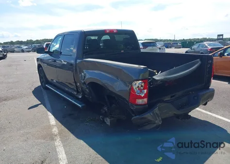 2016 Ram 1500 Express z USA, uszkodzony, nr VIN 3C6RR7KT4GG345297